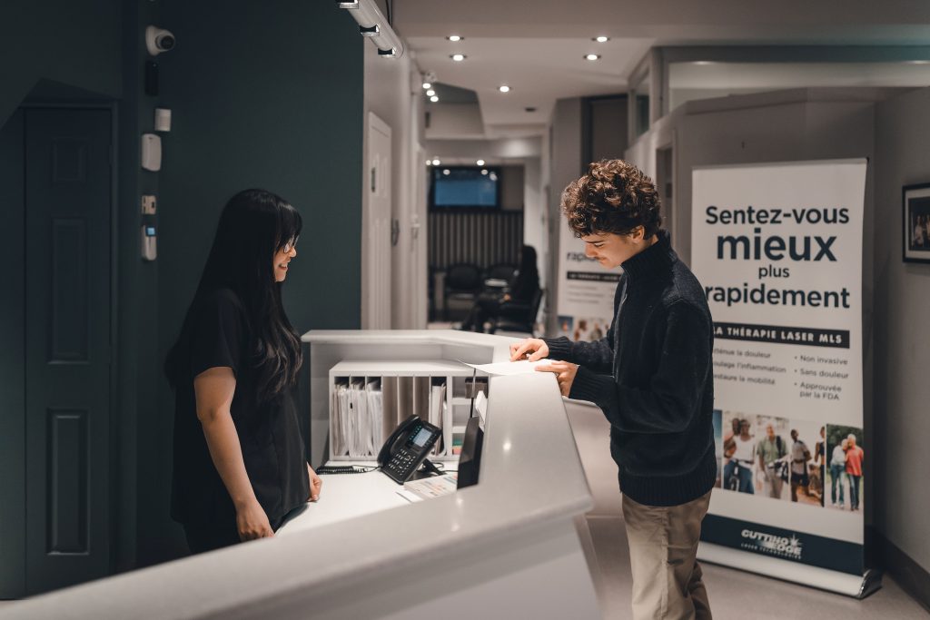 Salle de traitement de la clinique chiropratique Dr Robidoux, Montréal